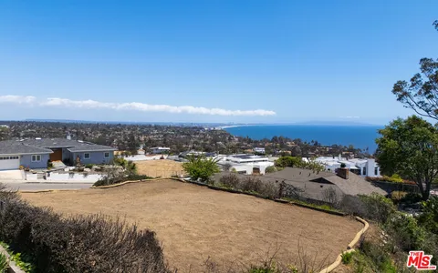 $2,000,000 | 729 Enchanted Way, Pacific Palisades, CA 90272