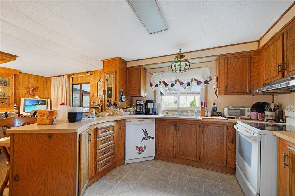 29 Pipers Way Carver, MA 02330 - Photo 16 of 29