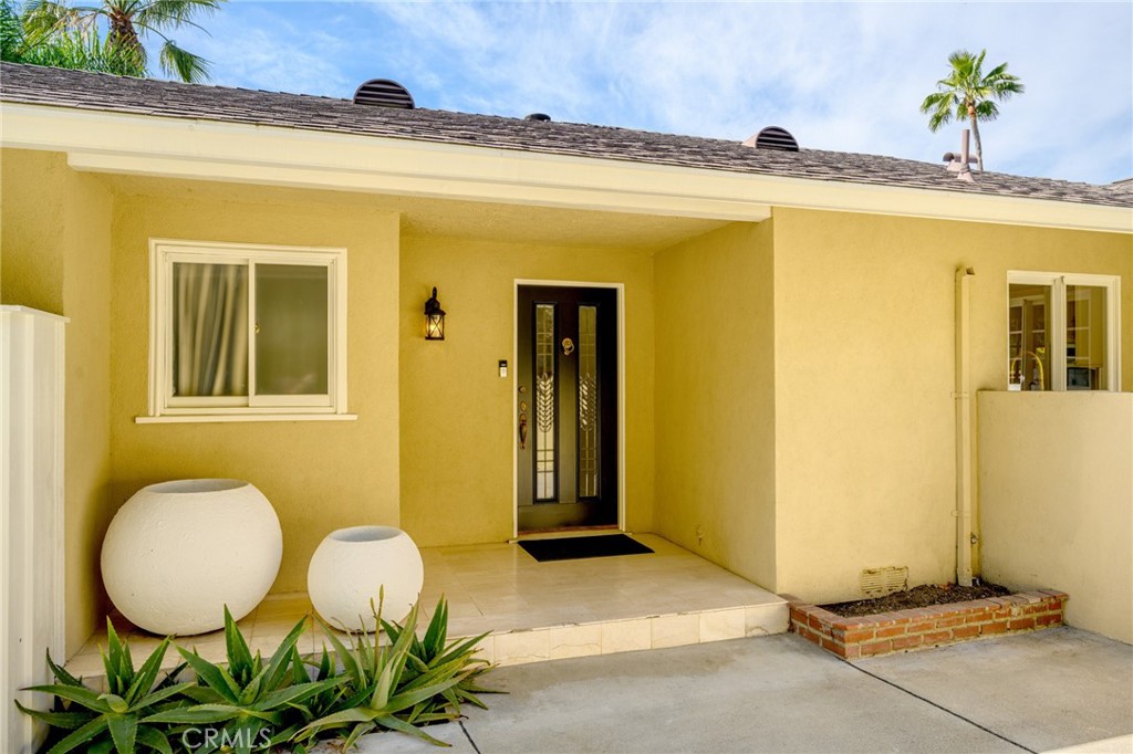 736 Cavanagh Road Glendale, CA 91207 - Photo 3 of 70