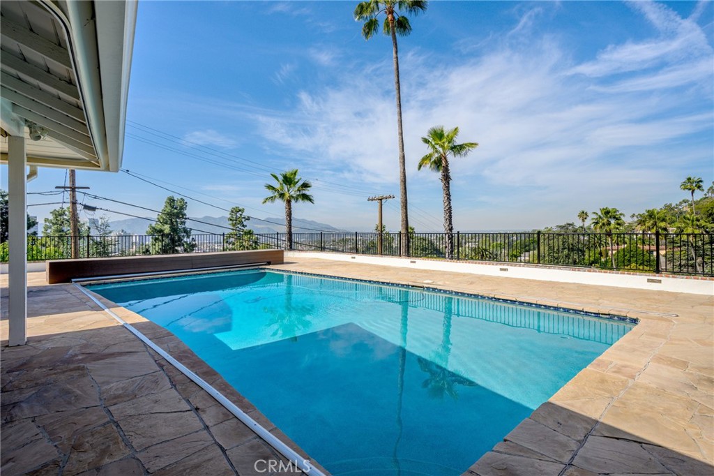 736 Cavanagh Road Glendale, CA 91207 - Photo 39 of 70