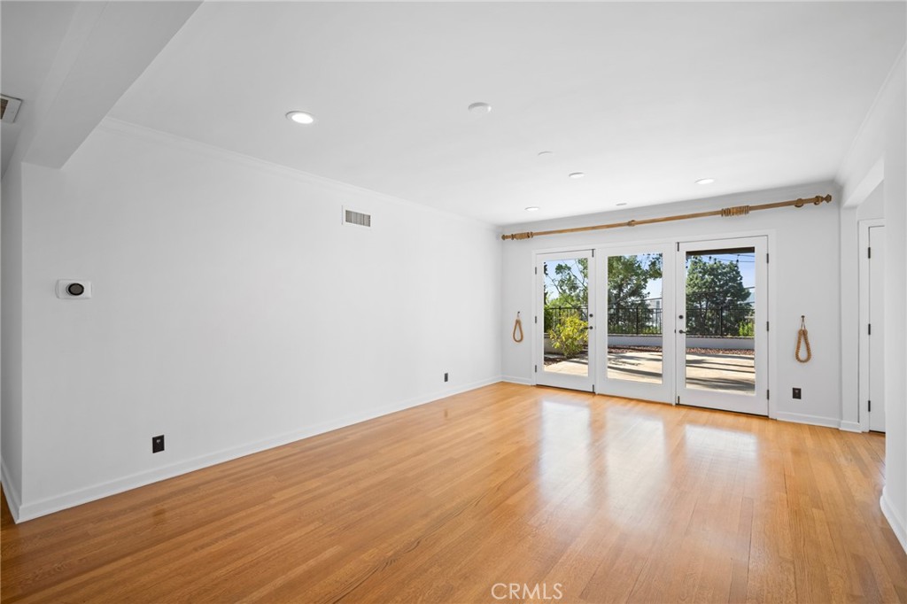 736 Cavanagh Road Glendale, CA 91207 - Photo 5 of 70