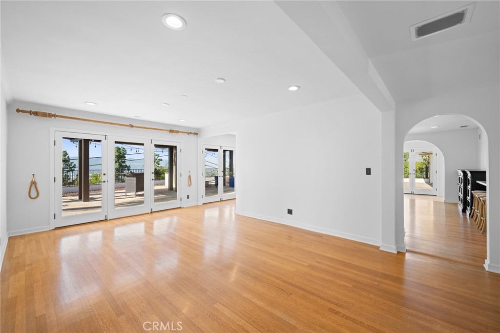 736 Cavanagh Road Glendale, CA 91207 - Photo 6 of 70