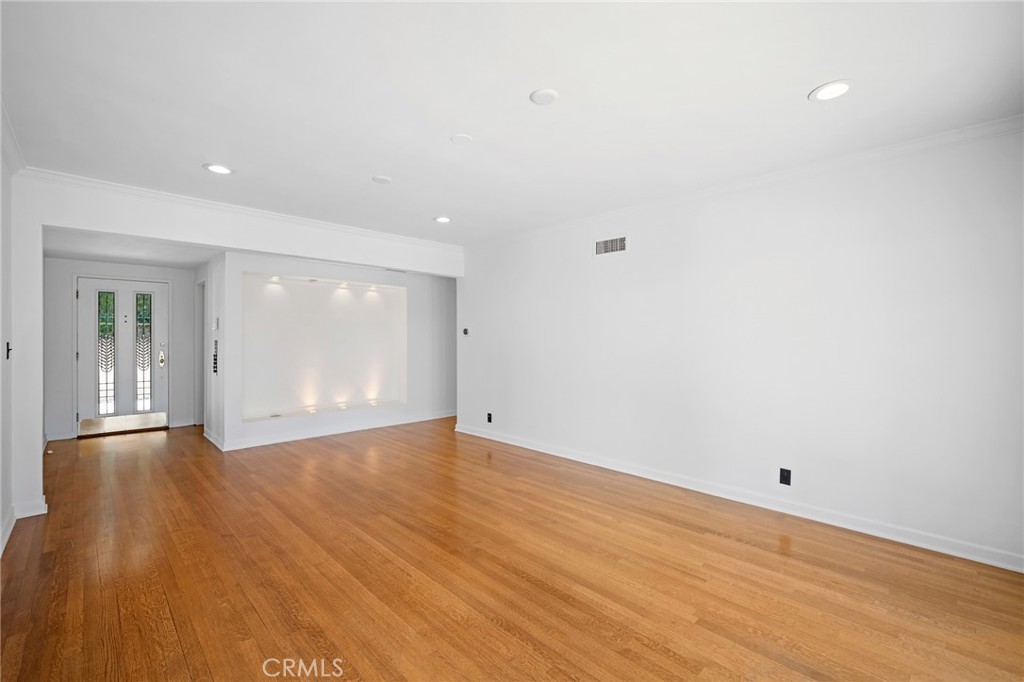 736 Cavanagh Road Glendale, CA 91207 - Photo 8 of 70