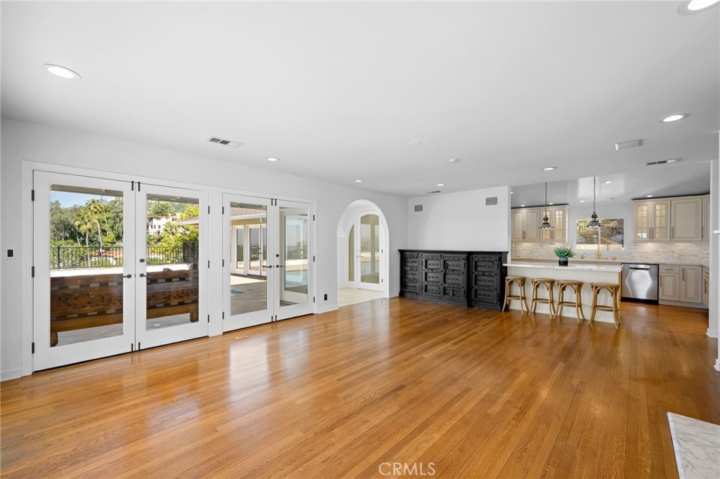 736 Cavanagh Road Glendale, CA 91207 - Photo 9 of 70