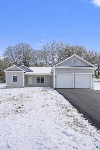 $649,000 | 14 Lakewood Road, East Hampton, CT 06424