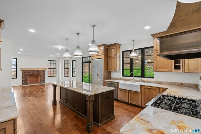 $649,000 | 14 Lakewood Road, East Hampton, CT 06424