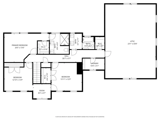 a view of a house with backyard and garden