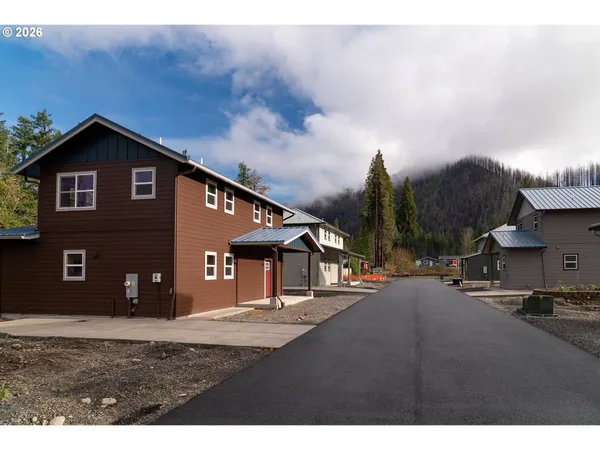 $260,000 | 51685 Rose Street, Blue River, OR 97413