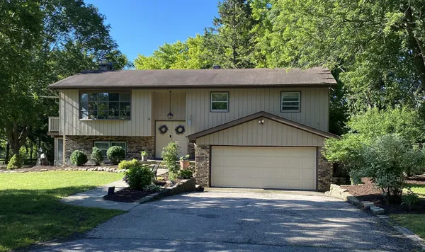 $4,200 | 317 Waverly Road, Barrington, IL 60010