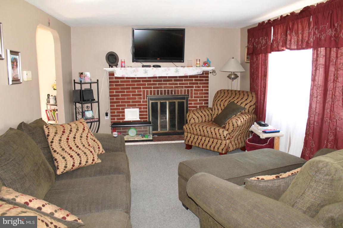 820 Willow Road Lancaster, PA 17601 - Photo 3 of 13