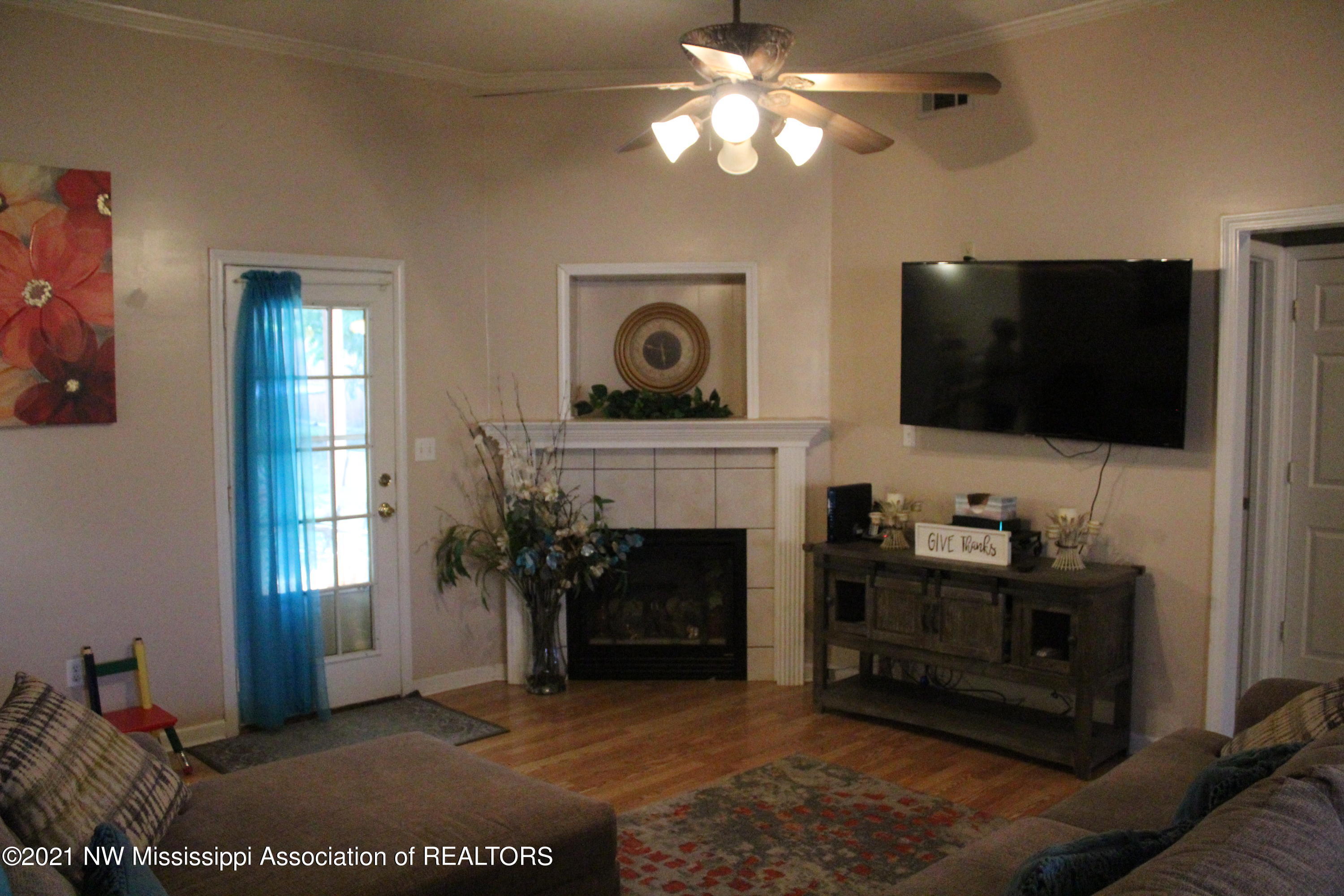 417 Timber Way South Hernando, MS 38632 - Photo 9 of 46 IMG_3106