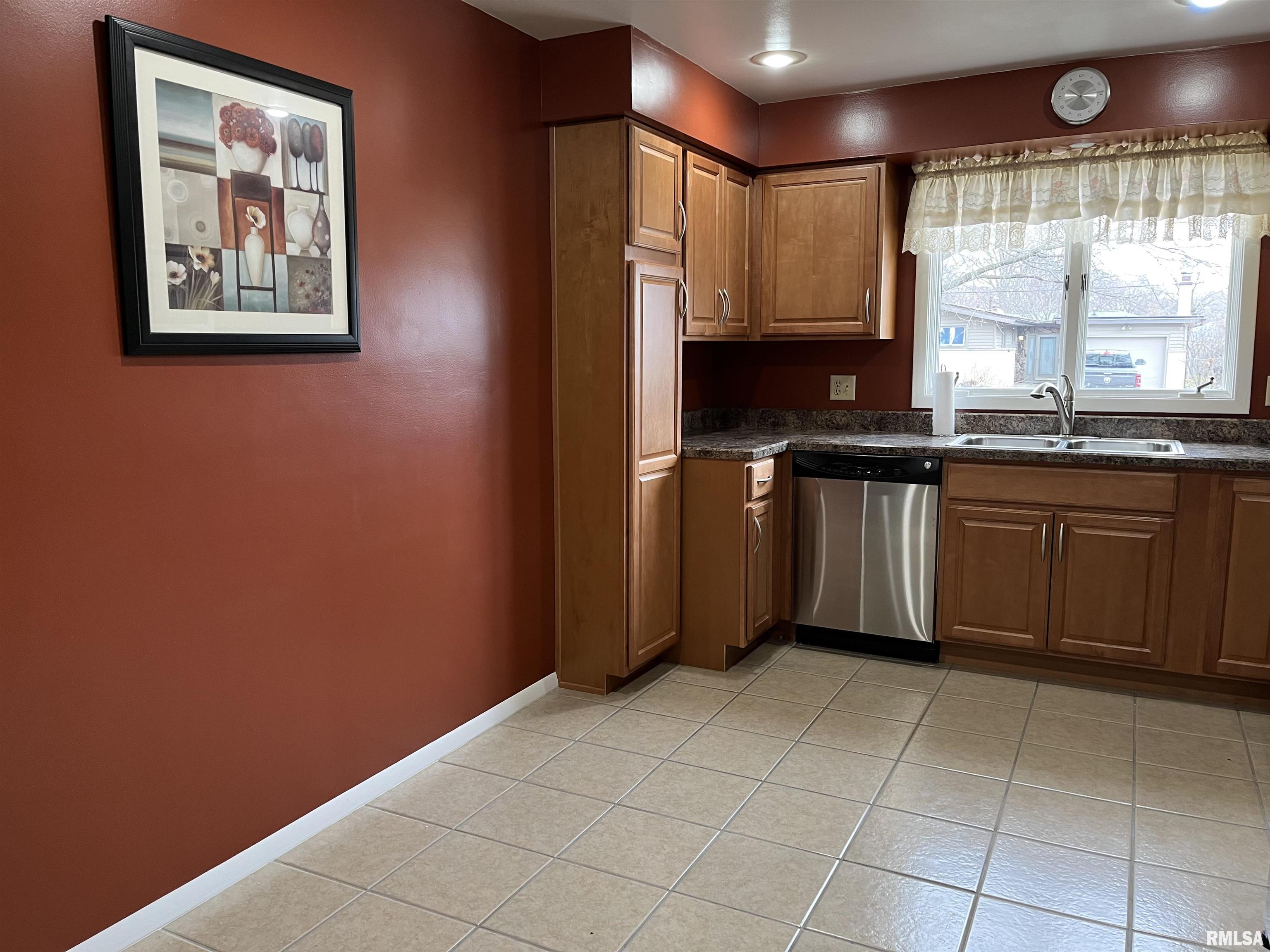 45 Marian Lane Springfield, IL 62704 - Photo 3 of 32