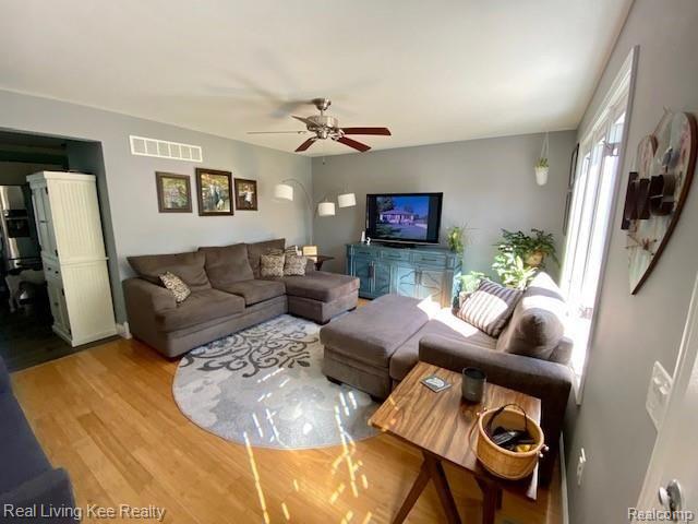 97 North Conklin Road Lake Orion, MI 48362 - Photo 9 of 55 IMG_3532.JPG