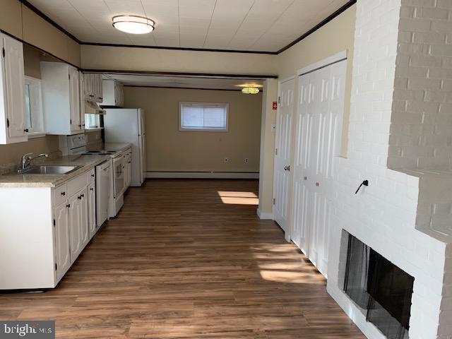 76 Black Walnut Road Levittown, PA 19057 - Photo 3 of 15 Gallery Image 3