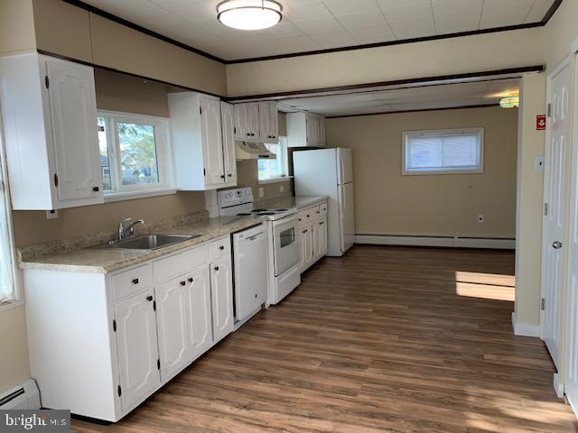 76 Black Walnut Road Levittown, PA 19057 - Photo 4 of 15 Gallery Image 4