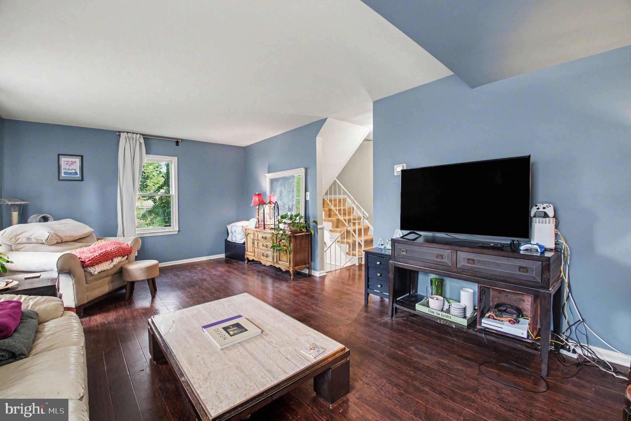 10100 Tasker Drive Manassas, VA 20109 - Photo 8 of 29 Family Room
