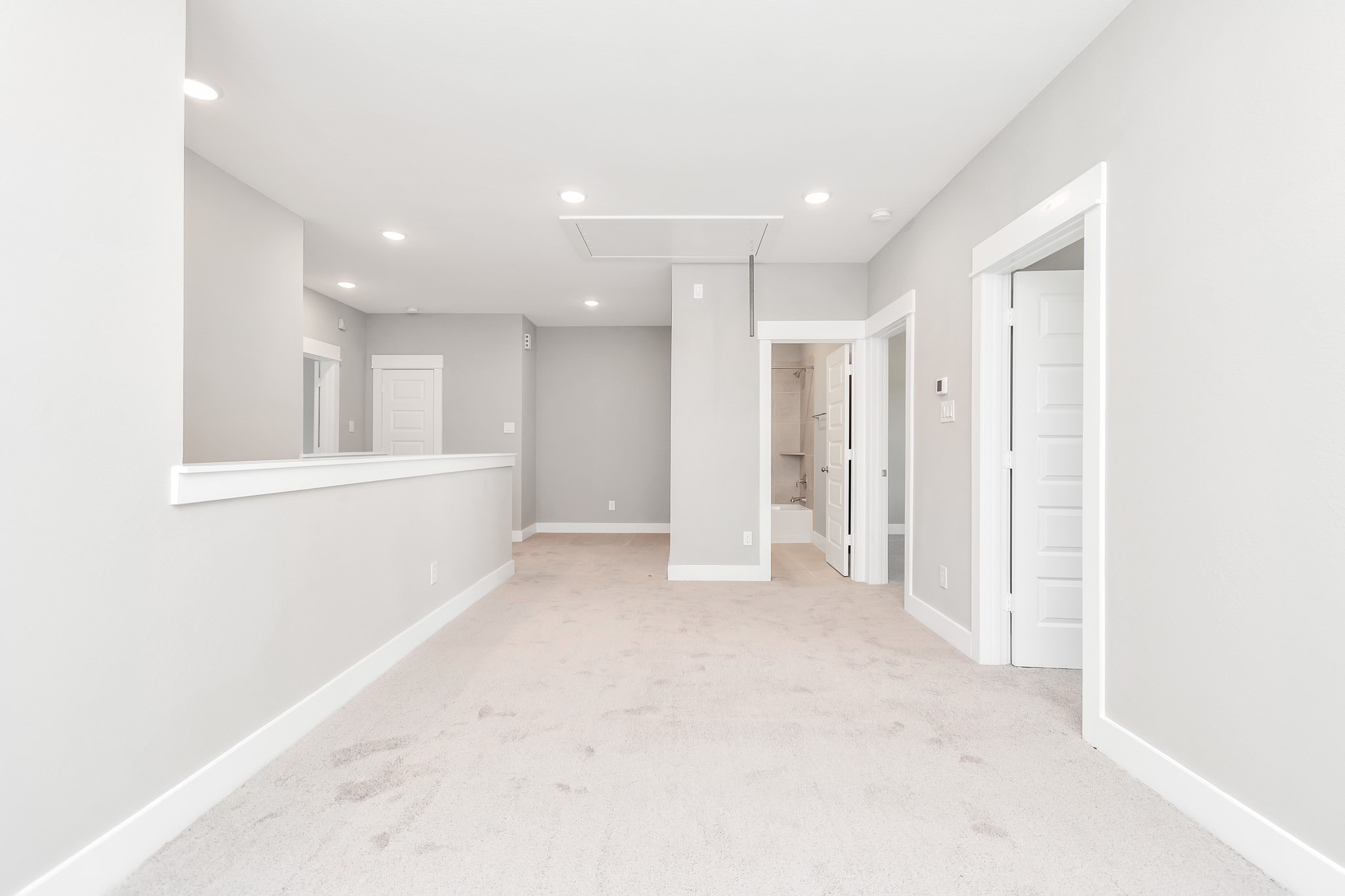 2717 Ruhman Flds Drive Houston, TX 77008 - Photo 11 of 43 a view of an empty room