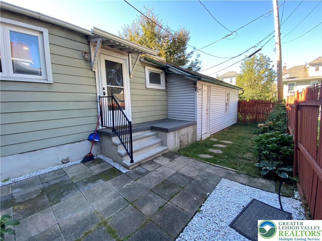 231 East Goepp Street, Unit 1 Bethlehem, PA 18018 - Photo 8 of 9 a view of a house with backyard and garden