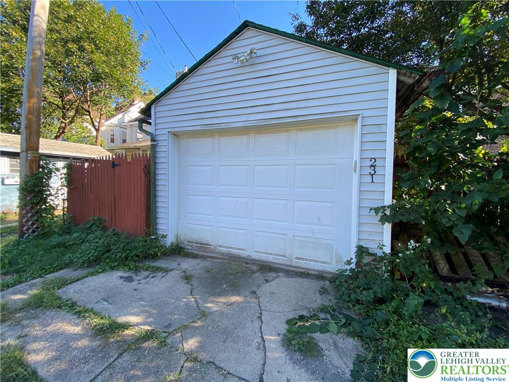 231 East Goepp Street, Unit 1 Bethlehem, PA 18018 - Photo 9 of 9 a front view of a house with garden