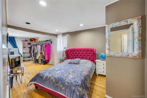 $829,000 | 216 Earle Avenue, Lynbrook, NY 11563
