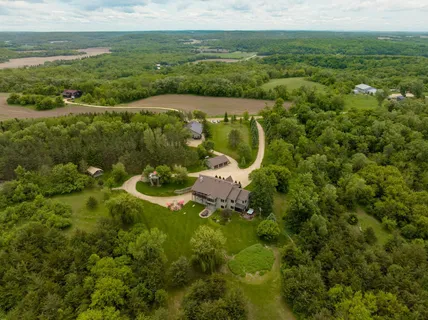 $1,350,000 | 32875 Stanton Trail, Cannon Falls, MN 55009
