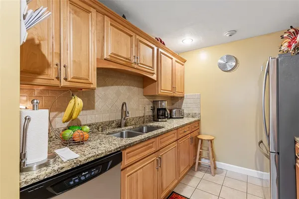 $199,900 | 117 John Street, Unit 1, Lincoln, RI 02865