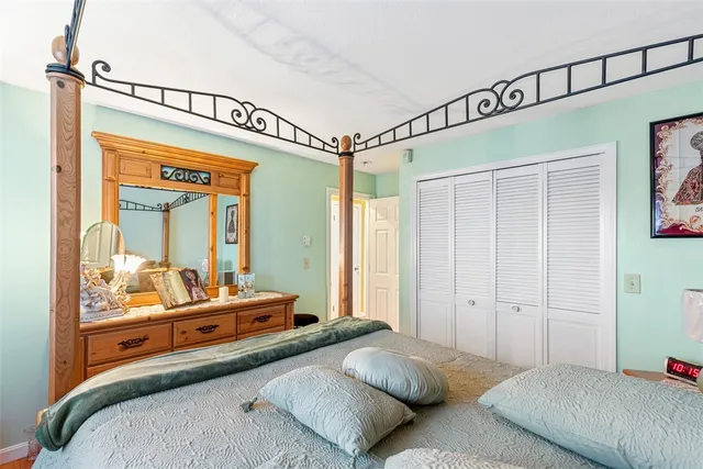 $224,900 | 117 John Street, Unit 1, Lincoln, RI 02865