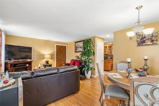 $224,900 | 117 John Street, Unit 1, Lincoln, RI 02865