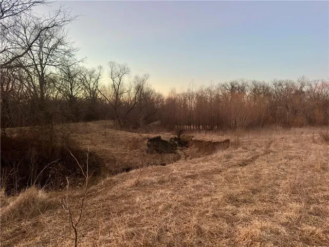 $394,000 | 870 Northwest Nw Road, Blairstown, MO 64726