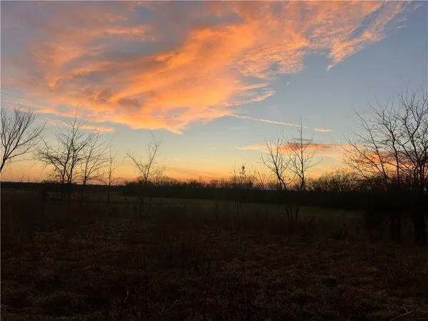 $394,000 | 870 Northwest Nw Road, Blairstown, MO 64726