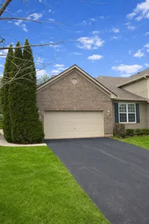 $389,900 | 985 Oak Ridge Boulevard, Elgin, IL 60120