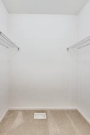 $379,900 | 985 Oak Ridge Boulevard, Elgin, IL 60120