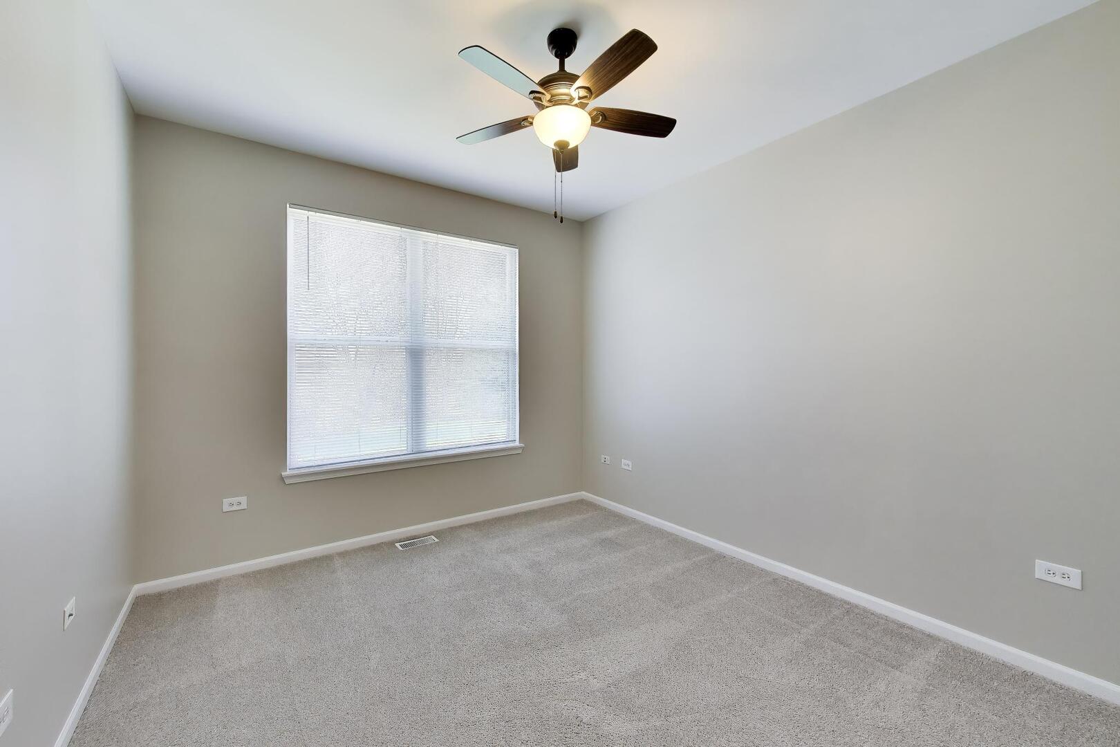 985 Oak Ridge Boulevard Elgin, IL 60120 - Photo 15 of 29