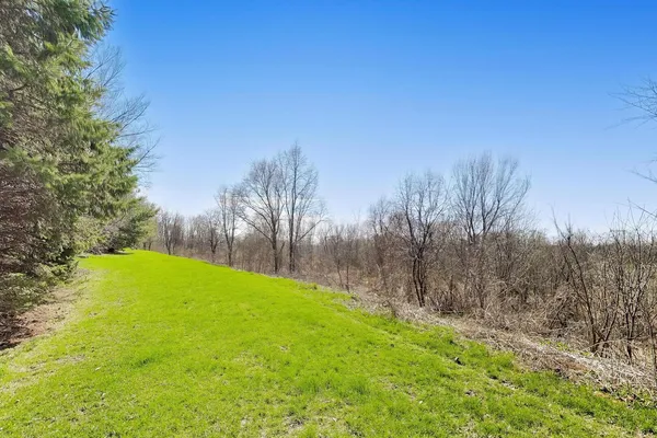 $379,900 | 985 Oak Ridge Boulevard, Elgin, IL 60120