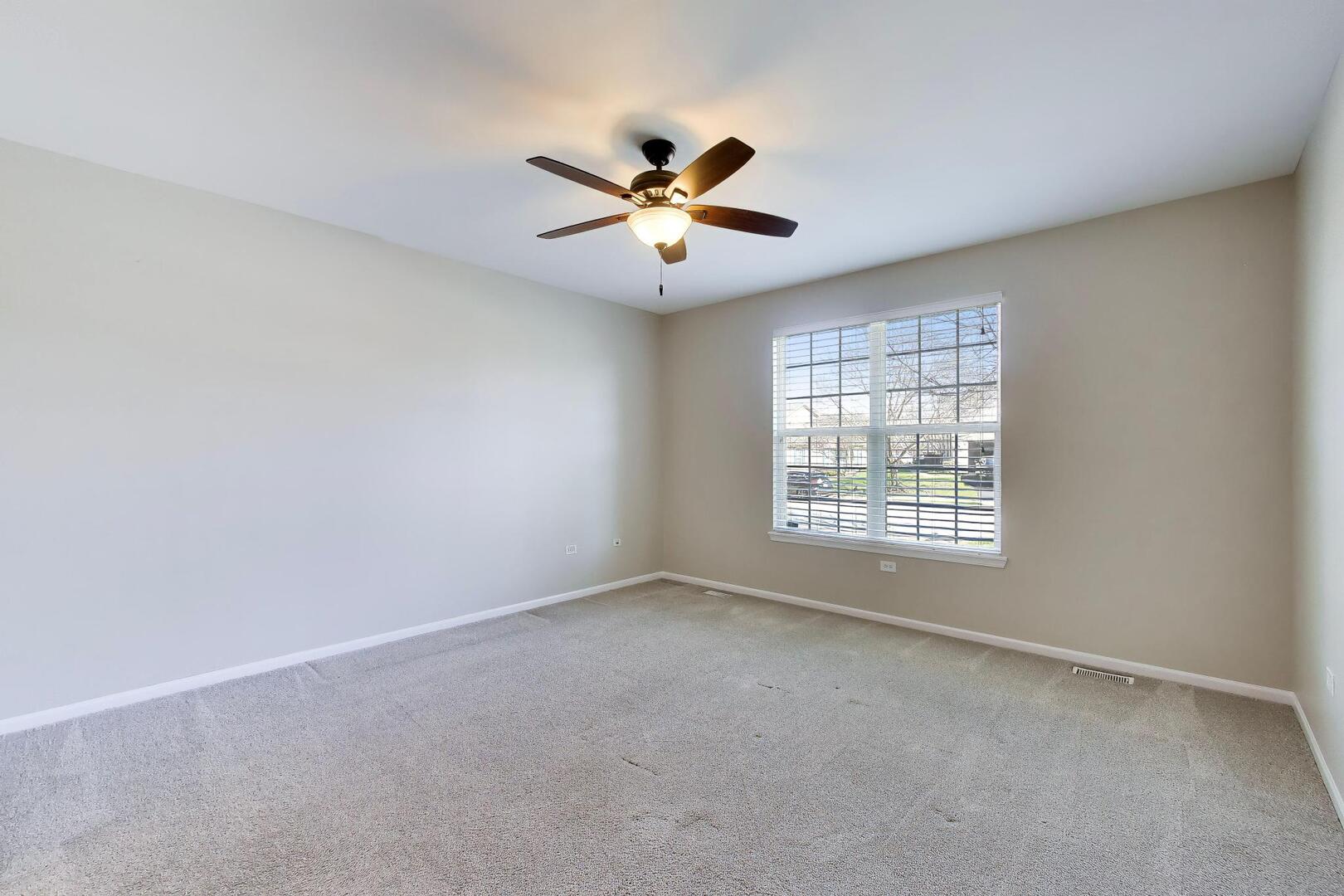985 Oak Ridge Boulevard Elgin, IL 60120 - Photo 10 of 29