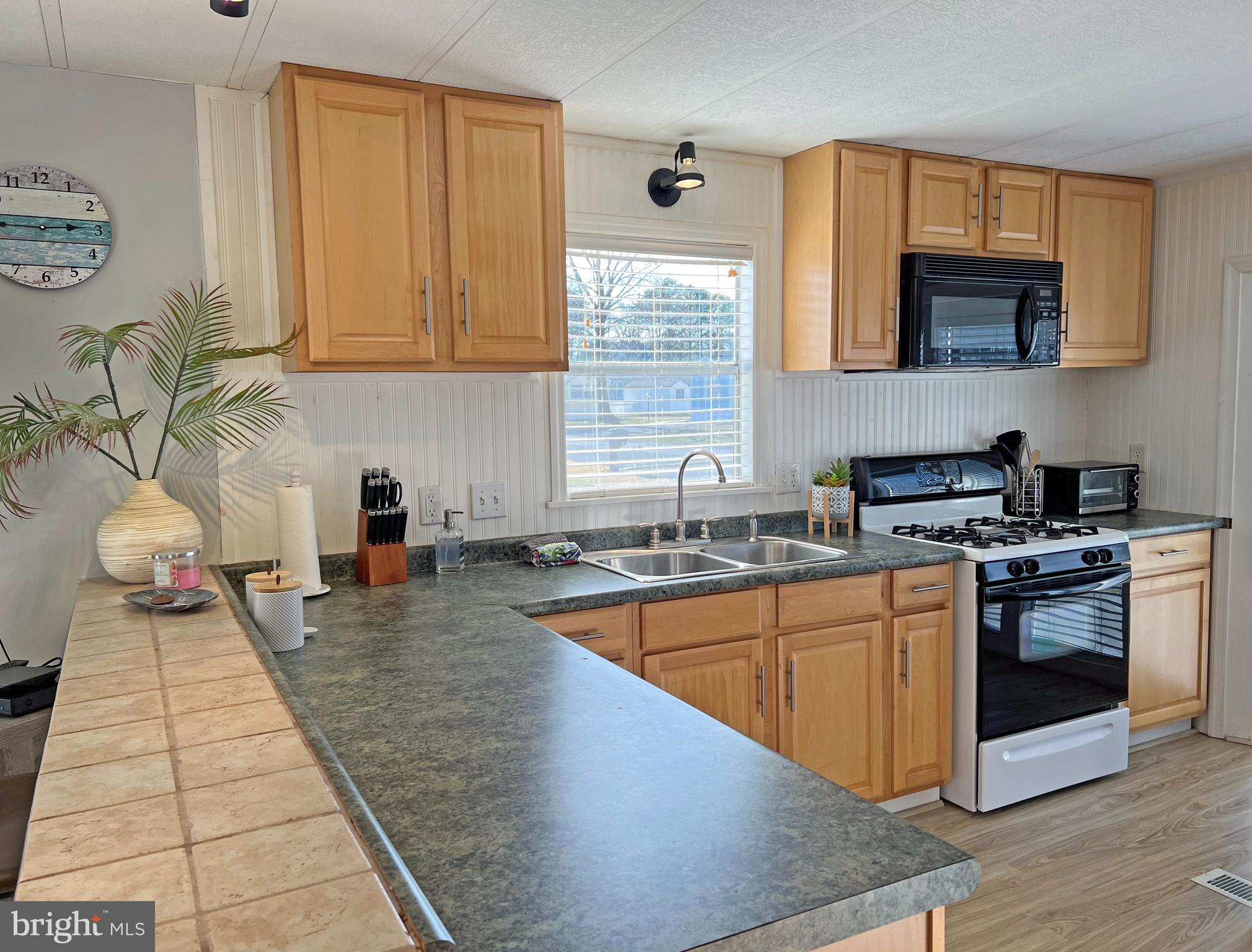 8 Baybreeze Road, Unit D7 Rehoboth Beach, DE 19971 - Photo 6 of 23 Updated