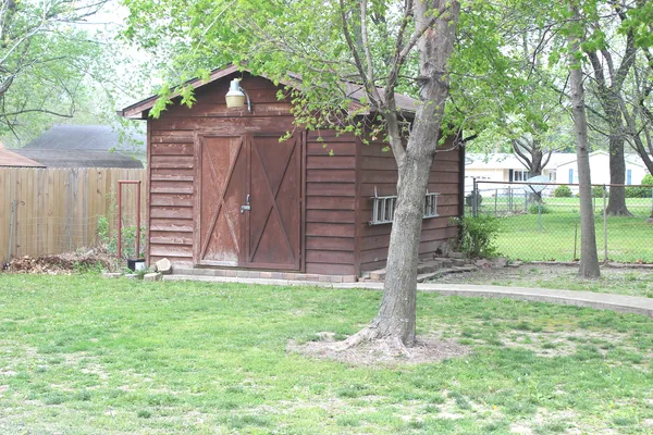 $198,000 | 210 Circle Drive, Salem, IL 62881