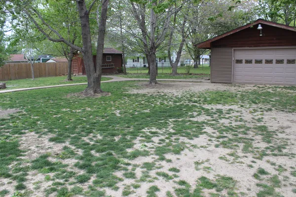 $198,000 | 210 Circle Drive, Salem, IL 62881