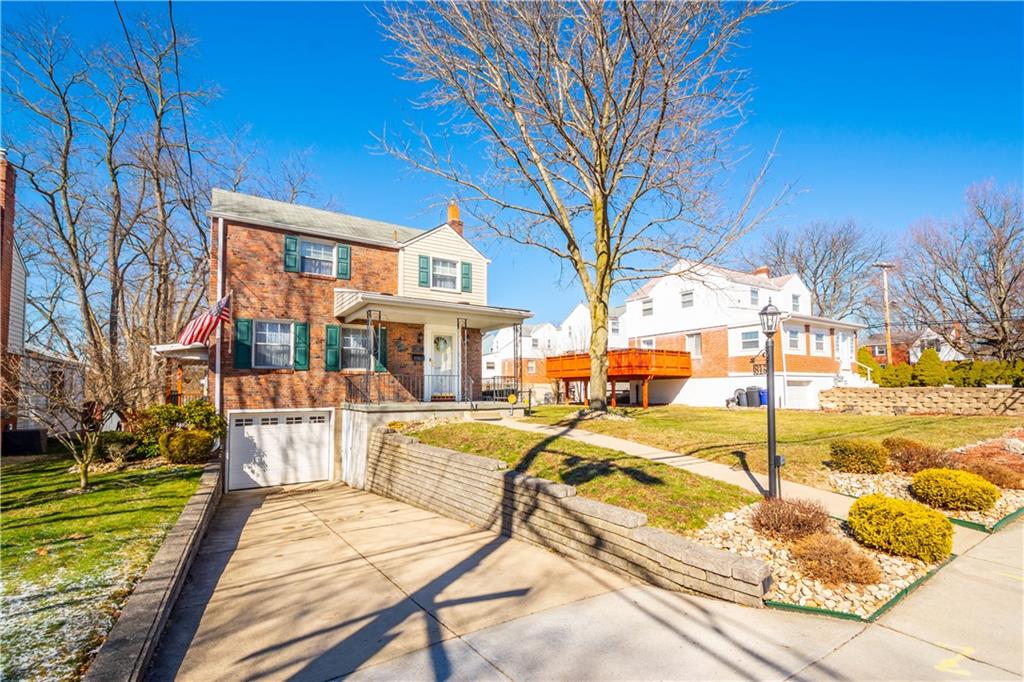 816 Shadycrest Road Pittsburgh, PA 15216 - Photo 2 of 25 Gallery Image 2