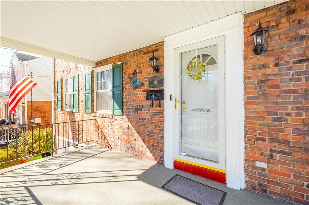 816 Shadycrest Road Pittsburgh, PA 15216 - Photo 3 of 25 Gallery Image 3