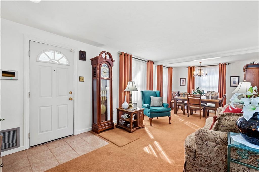 816 Shadycrest Road Pittsburgh, PA 15216 - Photo 6 of 25 Gallery Image 6