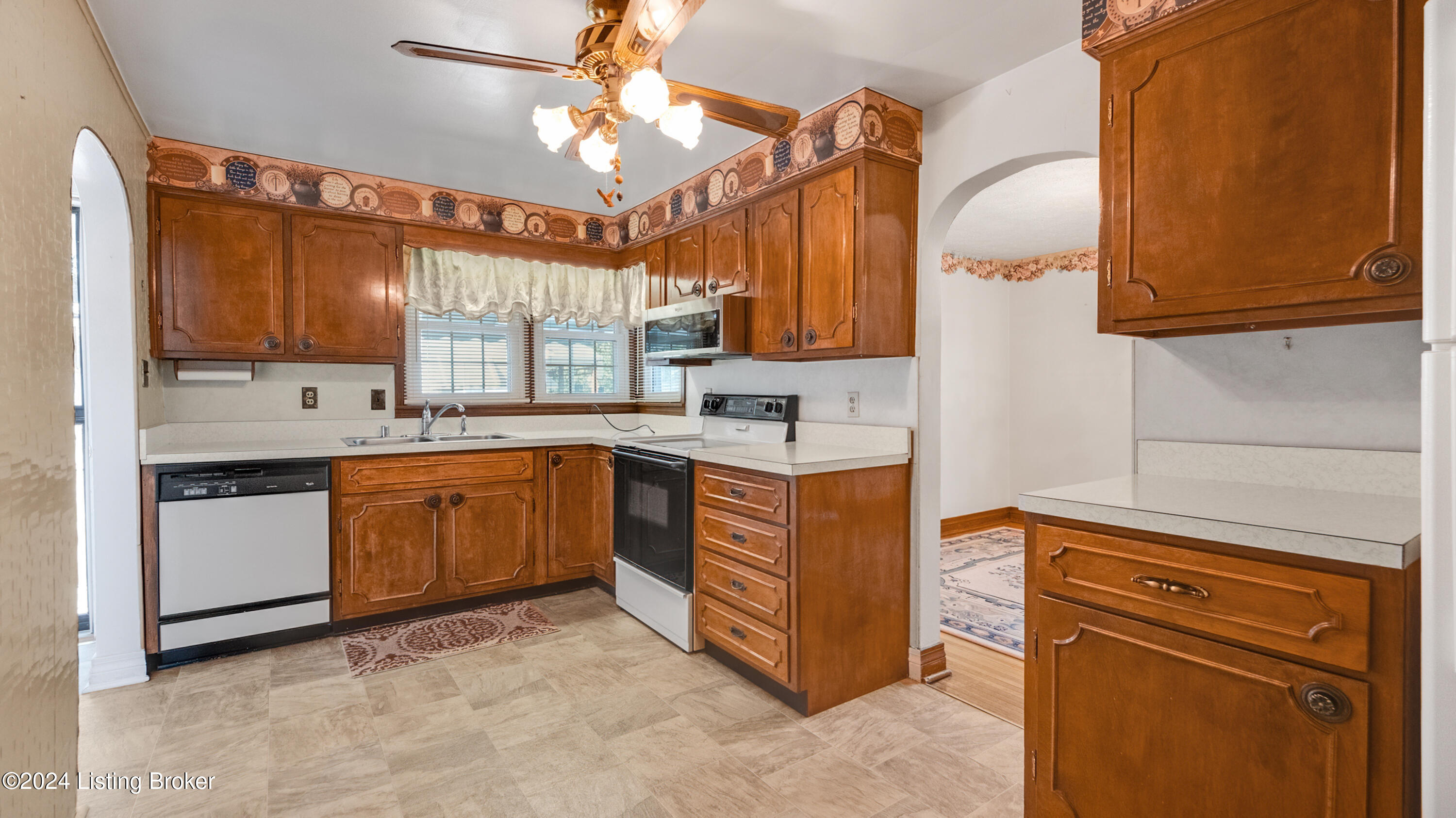 2704 Ralph Avenue Louisville, KY 40216 - Photo 13 of 56 2704 Ralph Ave-1014