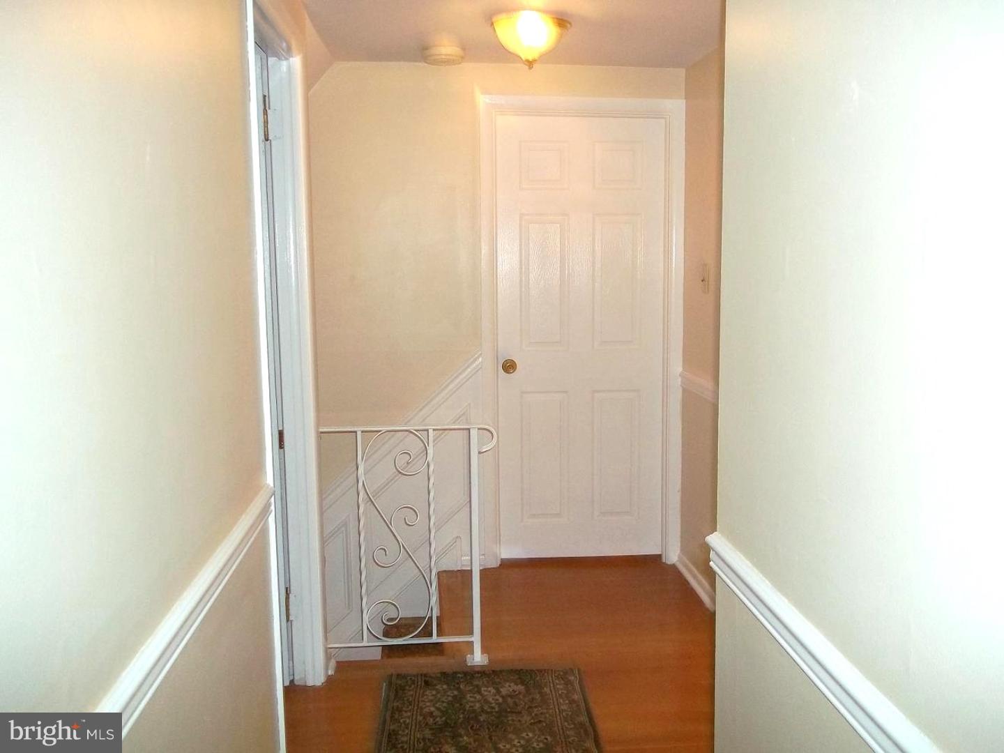 294 Norfolk Road Warminster, PA 18974 - Photo 22 of 25 Hallway
