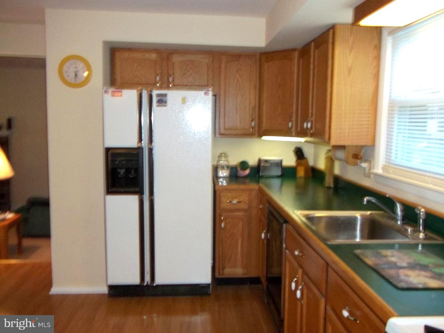 294 Norfolk Road Warminster, PA 18974 - Photo 7 of 25 Kitchen