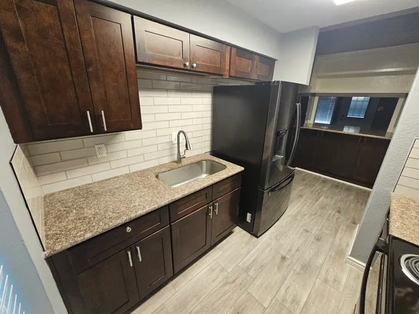 $1,675 | 5830 Clarewood Drive, Houston, TX 77081