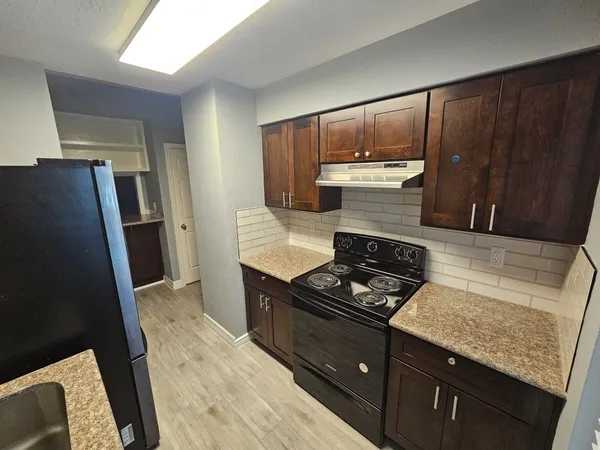 $1,675 | 5830 Clarewood Drive, Houston, TX 77081