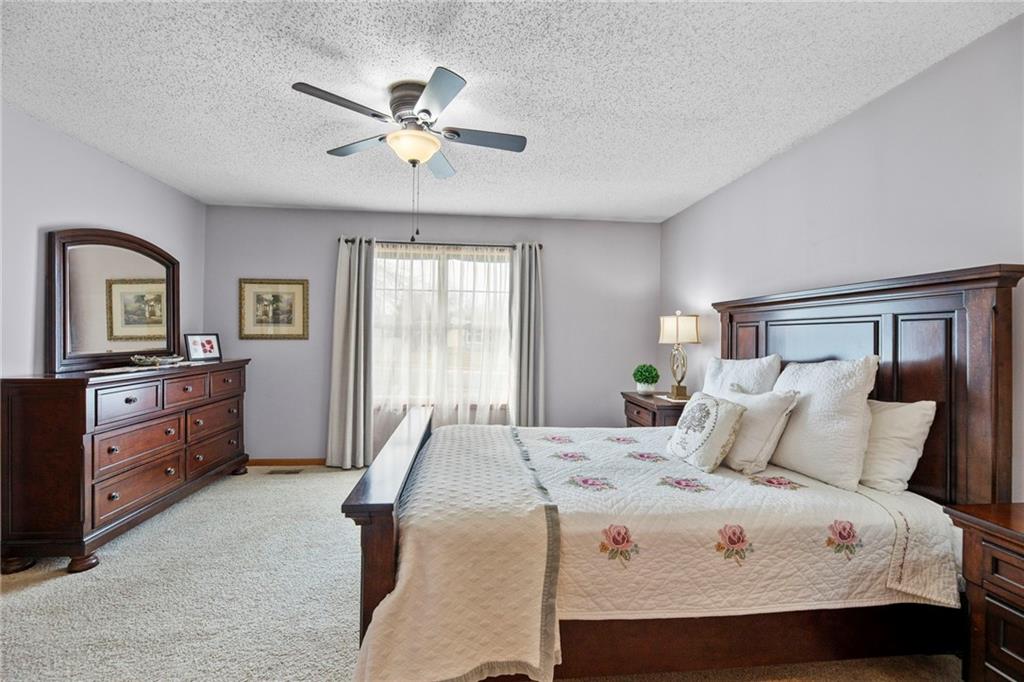 1053 Southwest 8th Circle Lee's Summit, MO 64081 - Photo 11 of 24