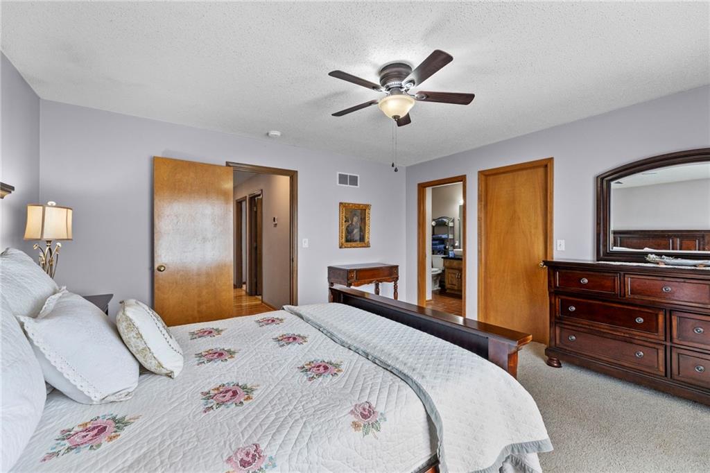 1053 Southwest 8th Circle Lee's Summit, MO 64081 - Photo 12 of 24