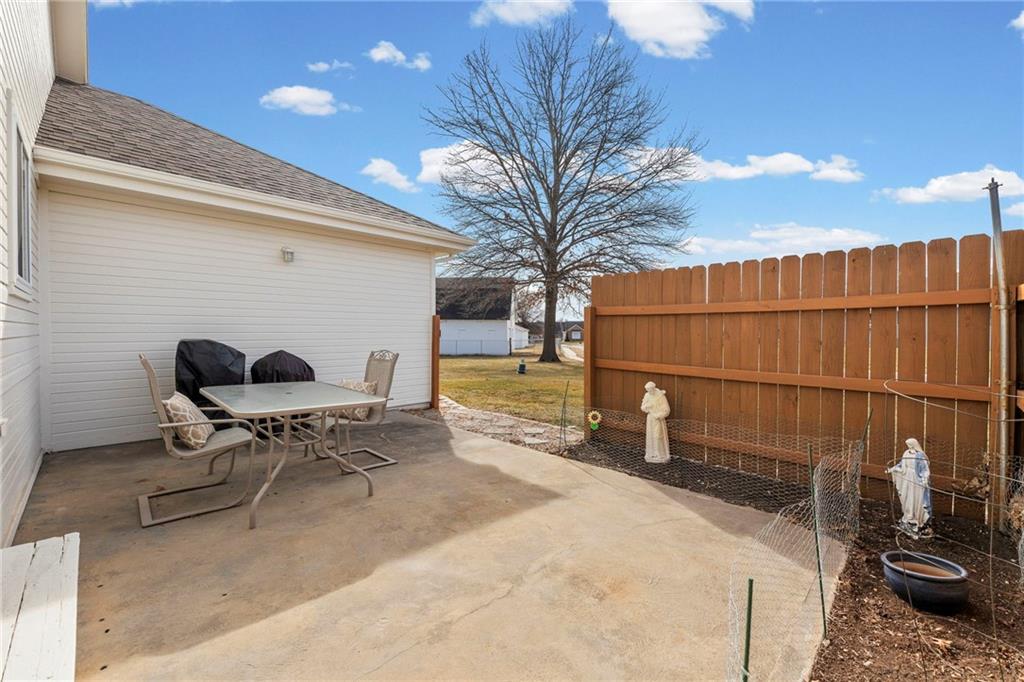 1053 Southwest 8th Circle Lee's Summit, MO 64081 - Photo 20 of 24