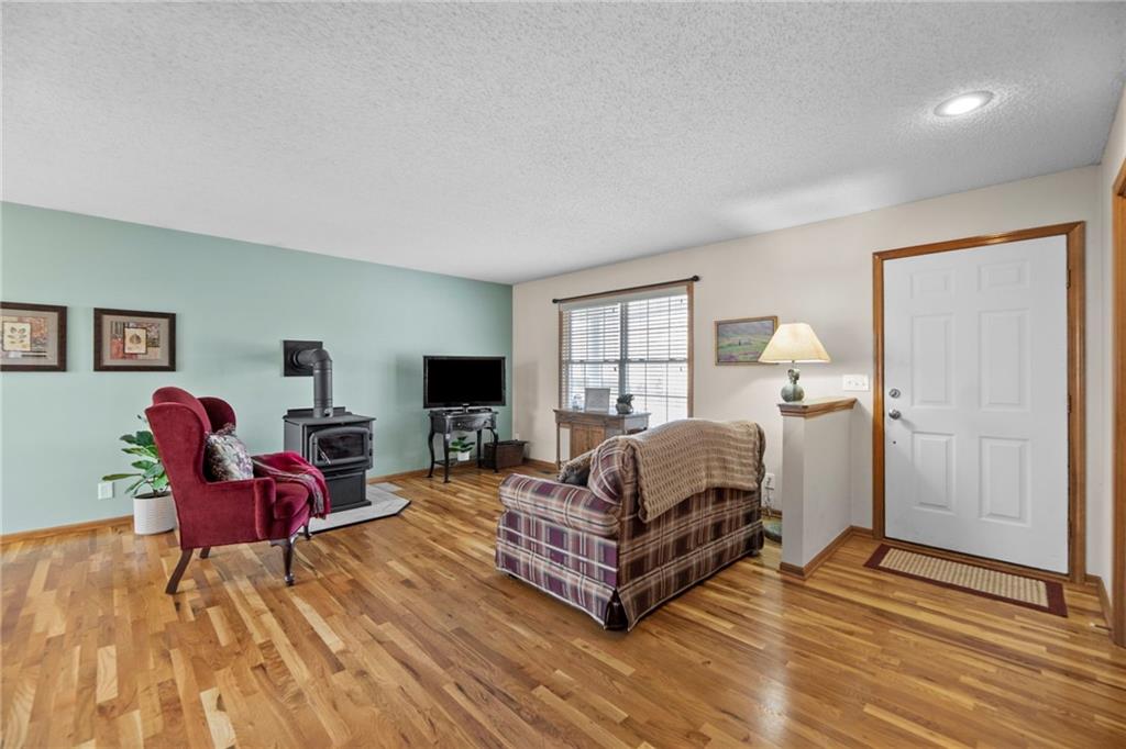 1053 Southwest 8th Circle Lee's Summit, MO 64081 - Photo 4 of 24